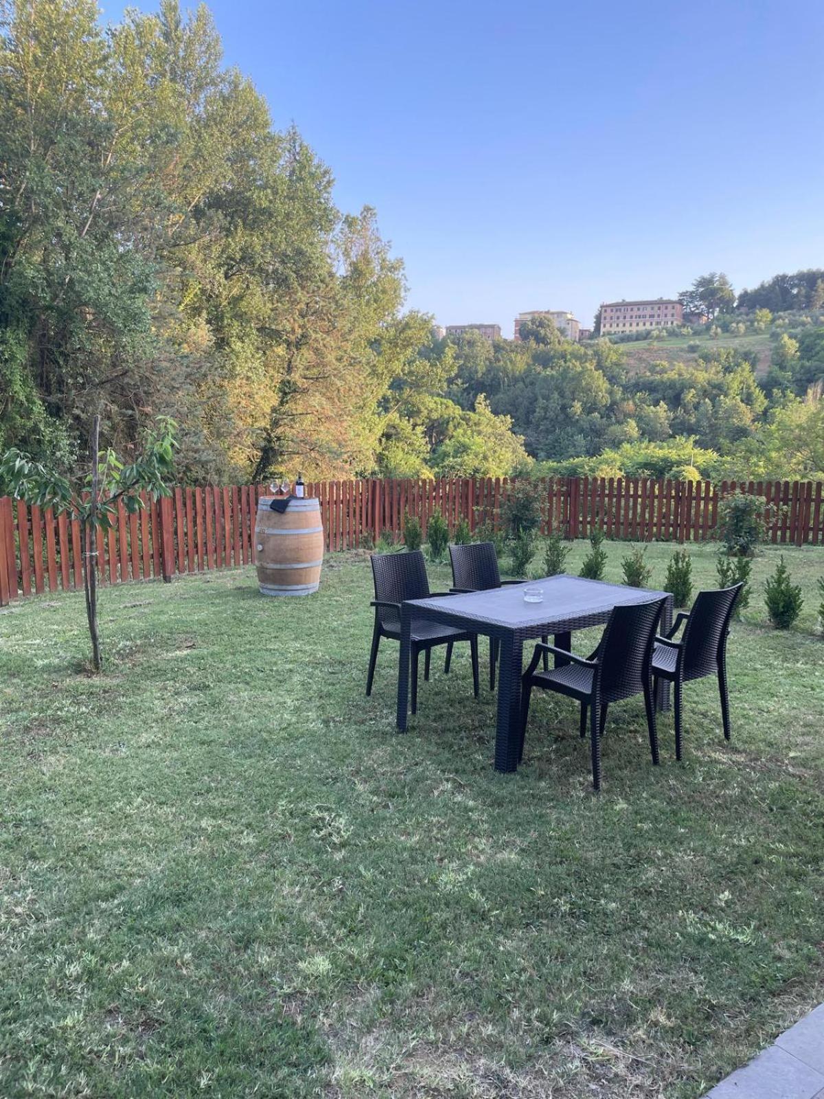 Appartamento La Casa Nel Bosco Siena Esterno foto